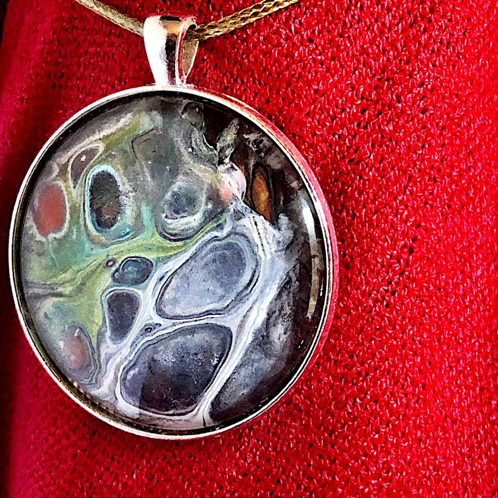 🍁2-for-$18🍁 Hand-Painted Fluid Art Pendant